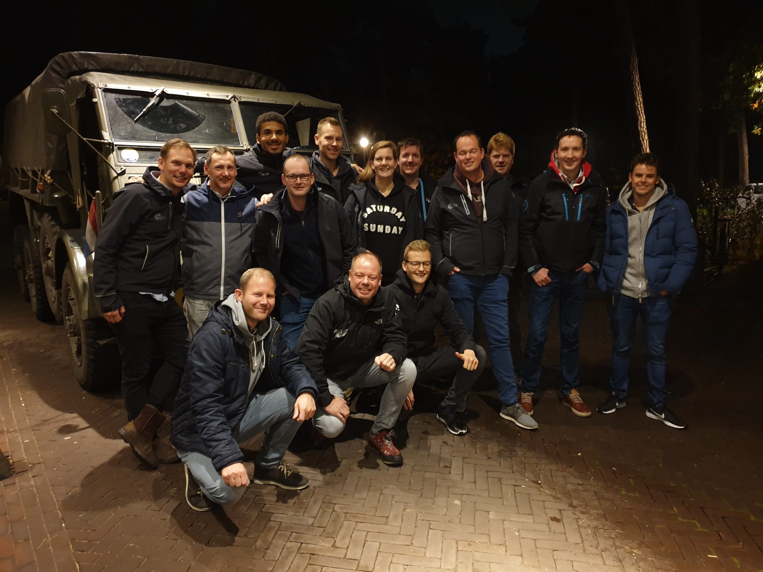 avond dropping legertruck